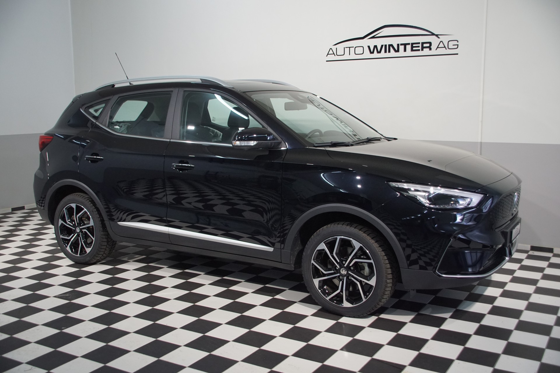 MG ZS EV 70kWh Luxury+ **SWISS** - 6