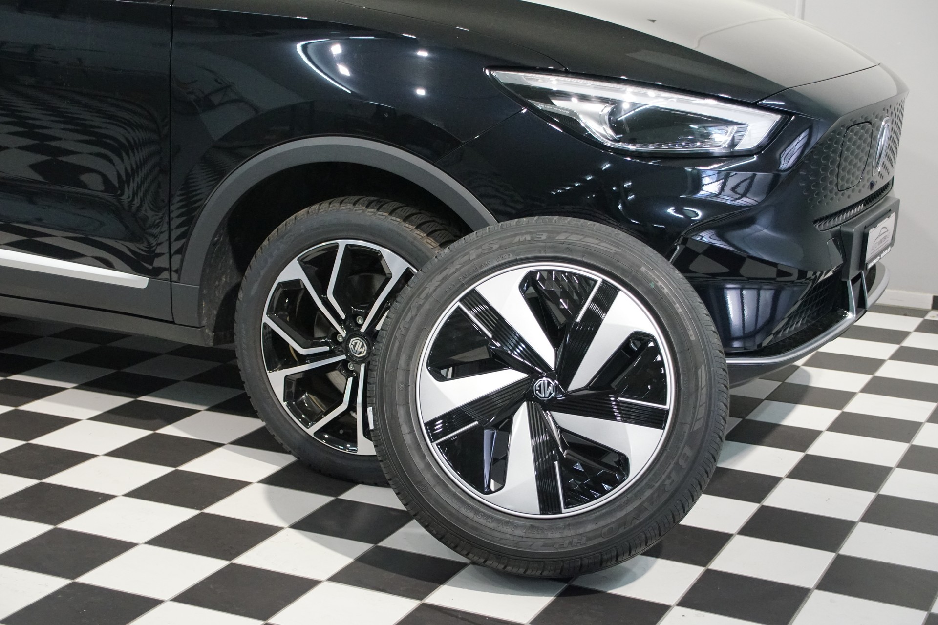 MG ZS EV 70kWh Luxury+ **SWISS** - 3