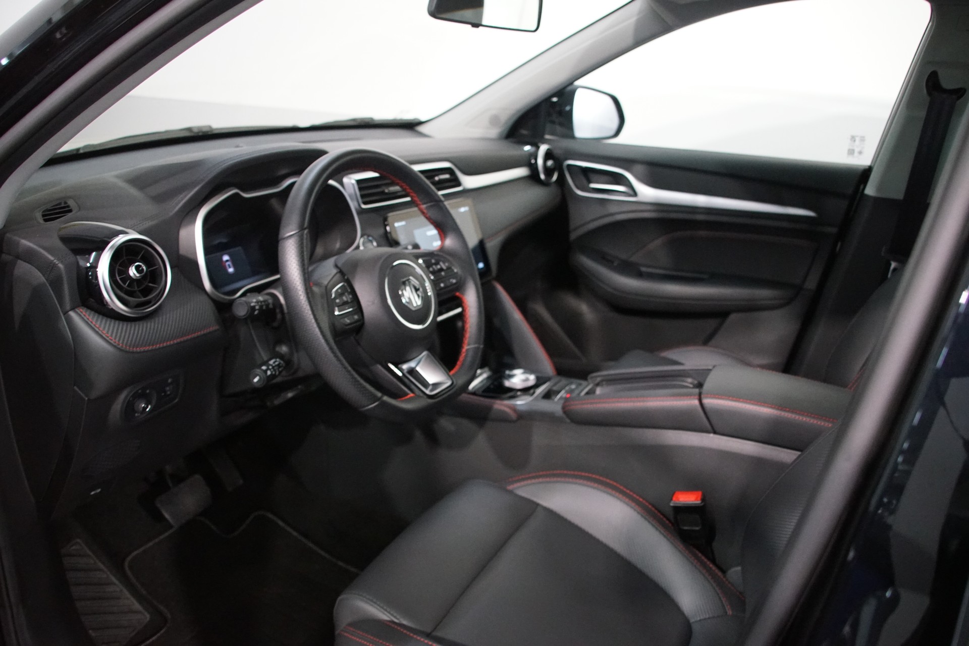 MG ZS EV 70kWh Luxury+ **SWISS** - 12