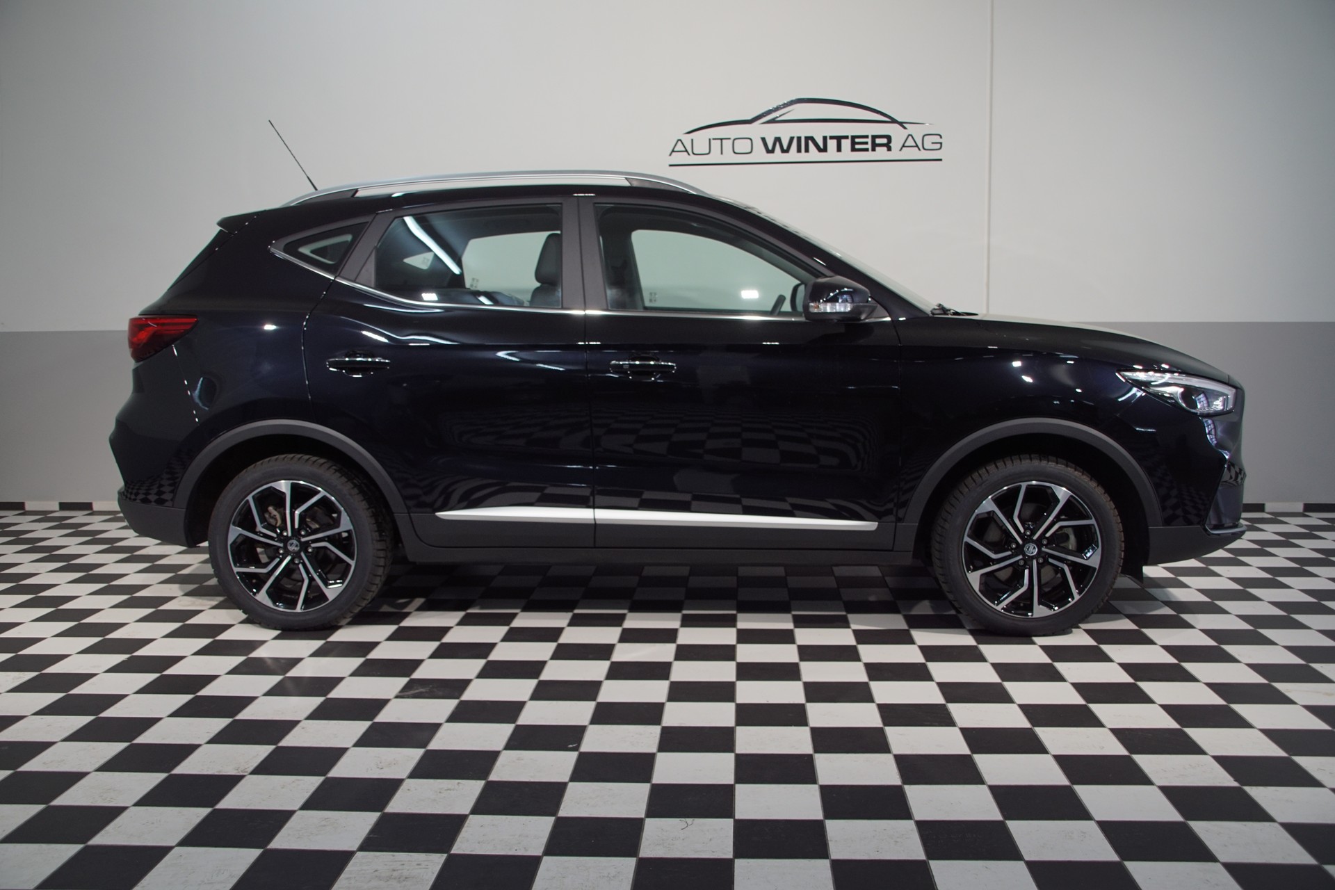 MG ZS EV 70kWh Luxury+ **SWISS** - 7