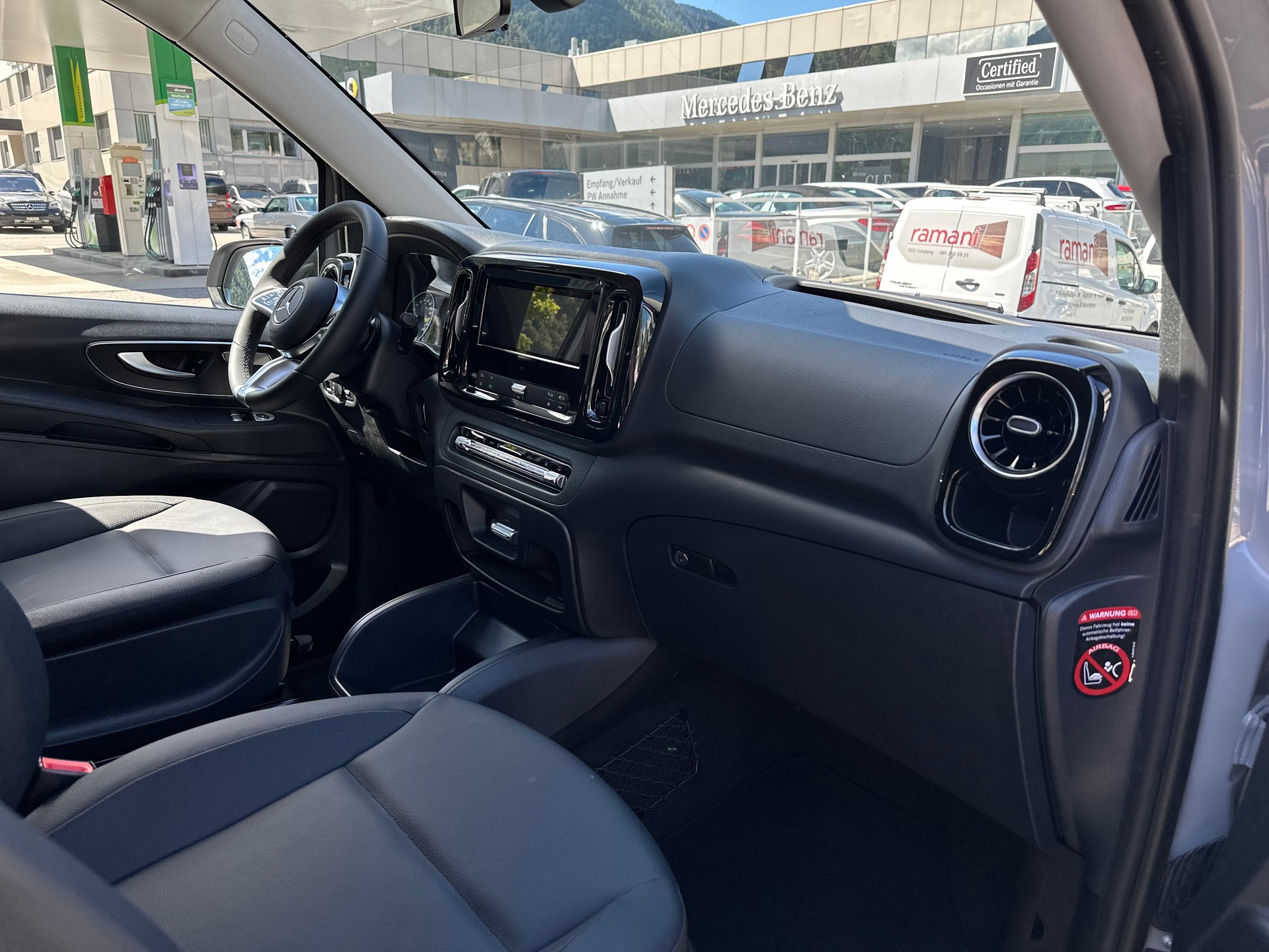 MERCEDES-BENZ eVito 129 KB TOURER PRO Lang 4x2 - 18