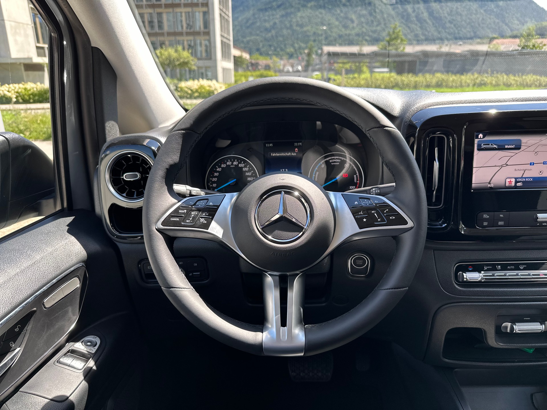 MERCEDES-BENZ eVito 129 KB TOURER PRO Lang 4x2 - 20