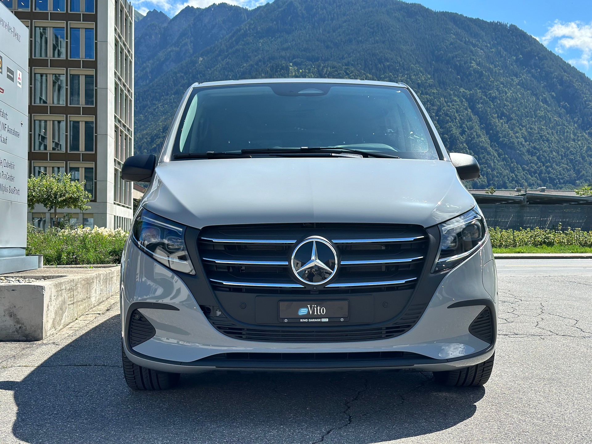 MERCEDES-BENZ eVito 129 KB TOURER PRO Lang 4x2 - 2