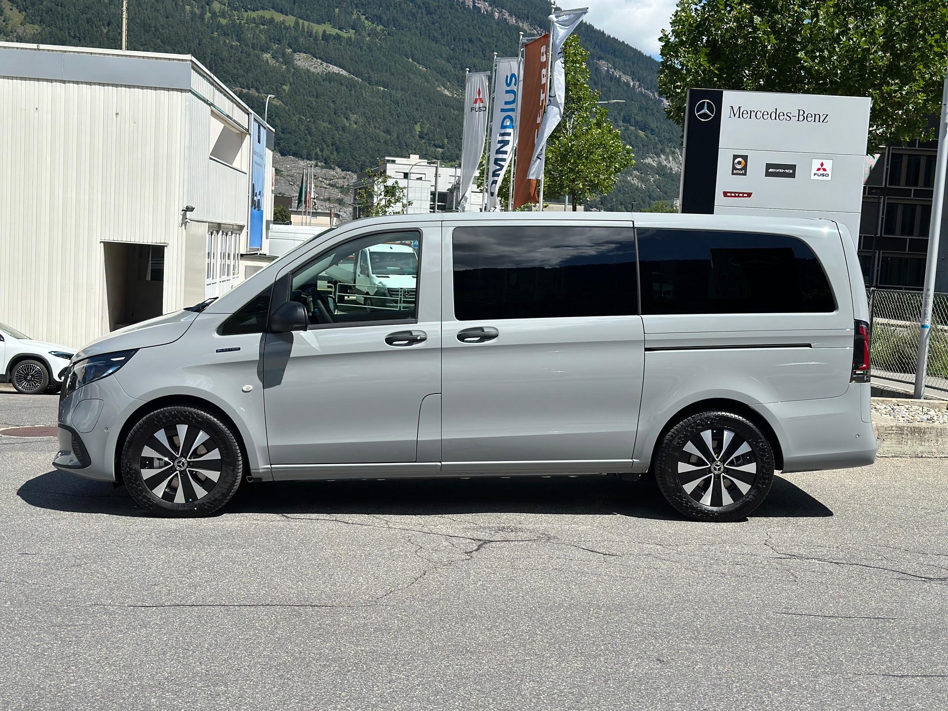 MERCEDES-BENZ eVito 129 KB TOURER PRO Lang 4x2 - 7