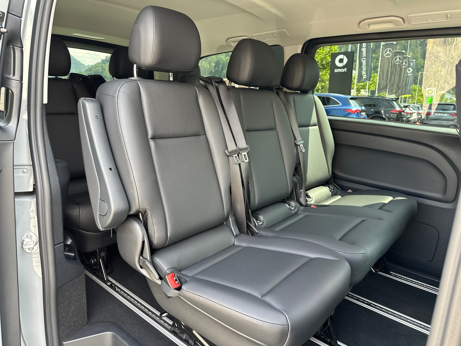 MERCEDES-BENZ eVito 129 KB TOURER PRO Lang 4x2 - 11