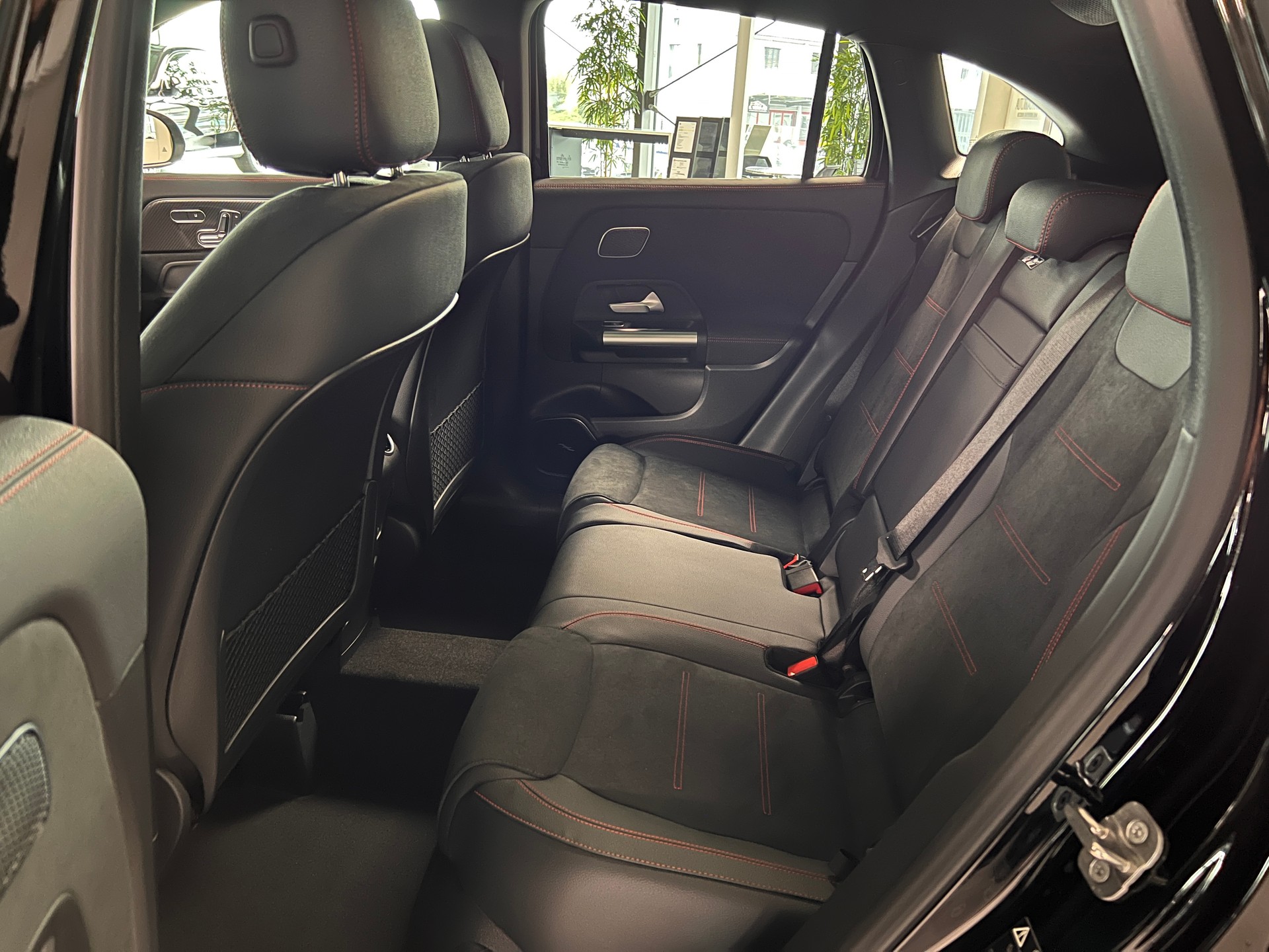 MERCEDES-BENZ GLA 250 4Matic 8G-DCT Swiss Star - 9