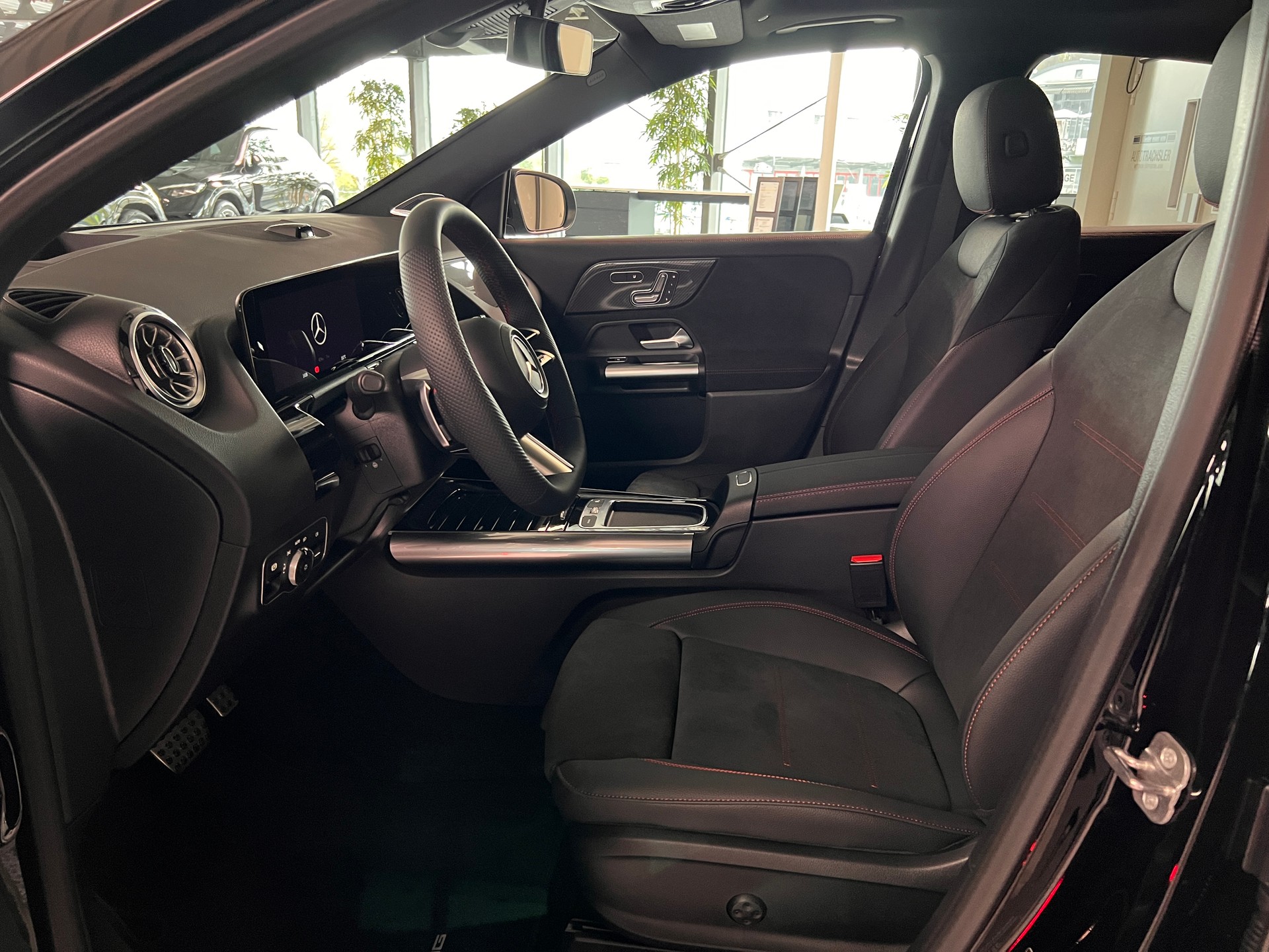 MERCEDES-BENZ GLA 250 4Matic 8G-DCT Swiss Star - 10