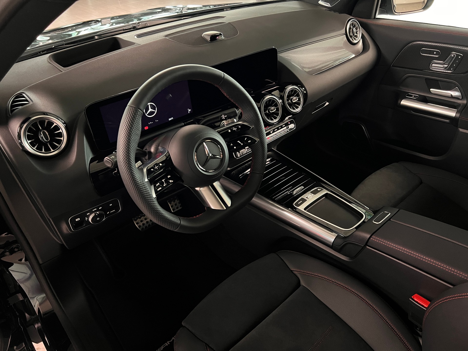 MERCEDES-BENZ GLA 250 4Matic 8G-DCT Swiss Star - 11