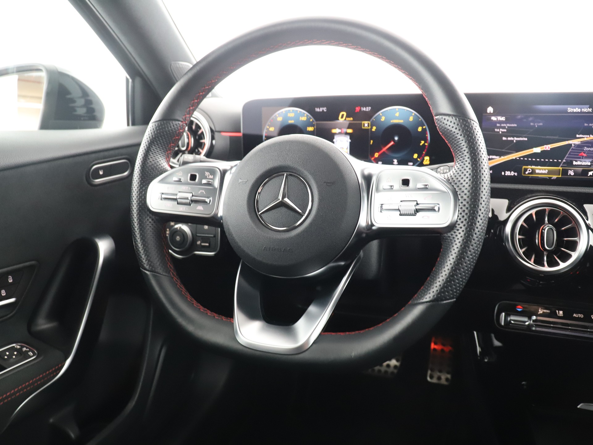 MERCEDES-BENZ A 200 AMG Line - 13