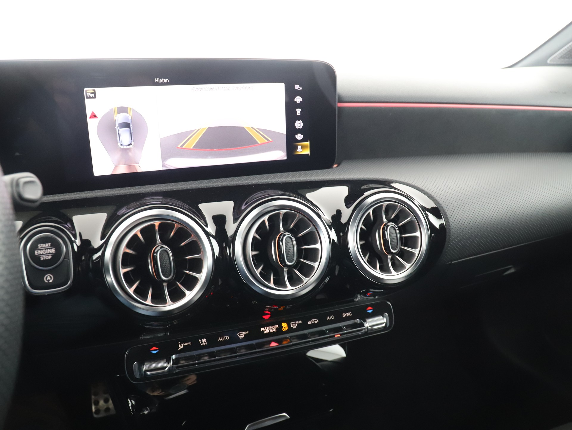 MERCEDES-BENZ A 200 AMG Line - 16