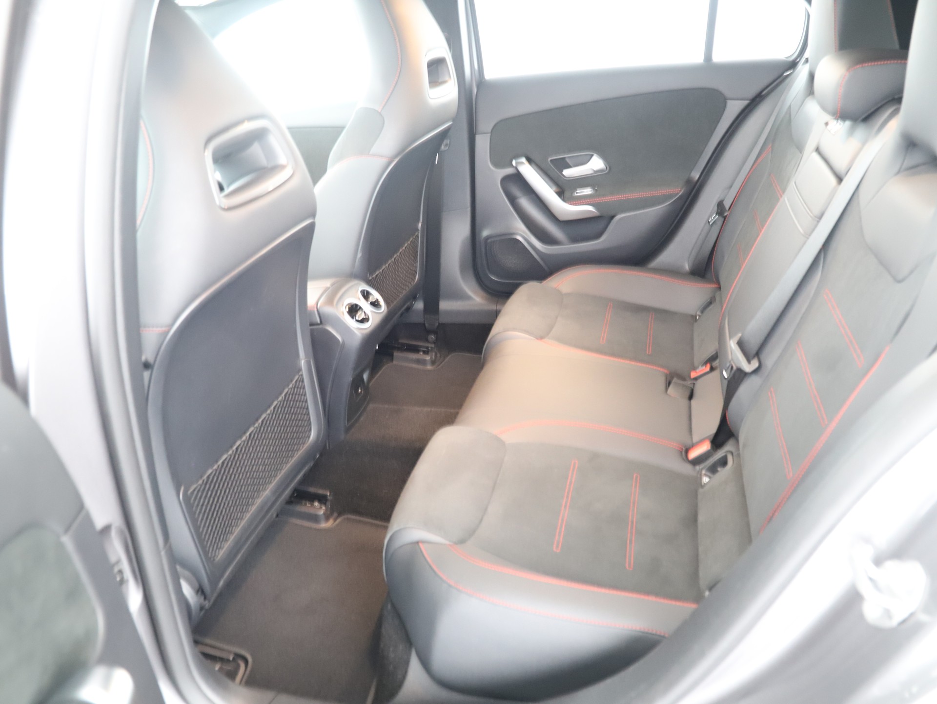 MERCEDES-BENZ A 200 AMG Line - 14