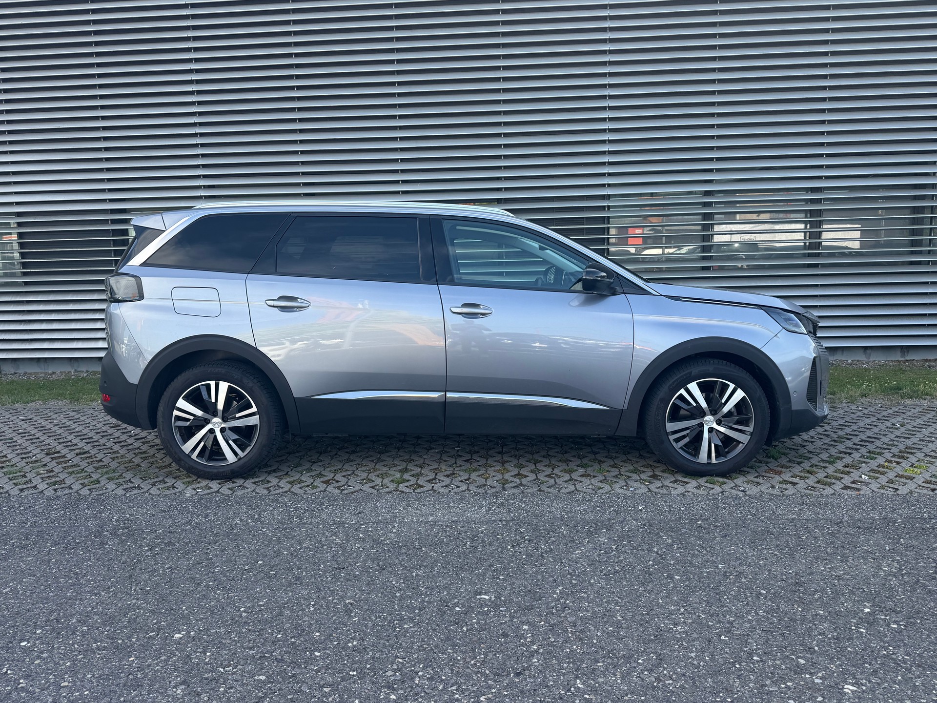 PEUGEOT 5008 1.5 BlueHDi GT Pack EAT8 7 Platz - 11