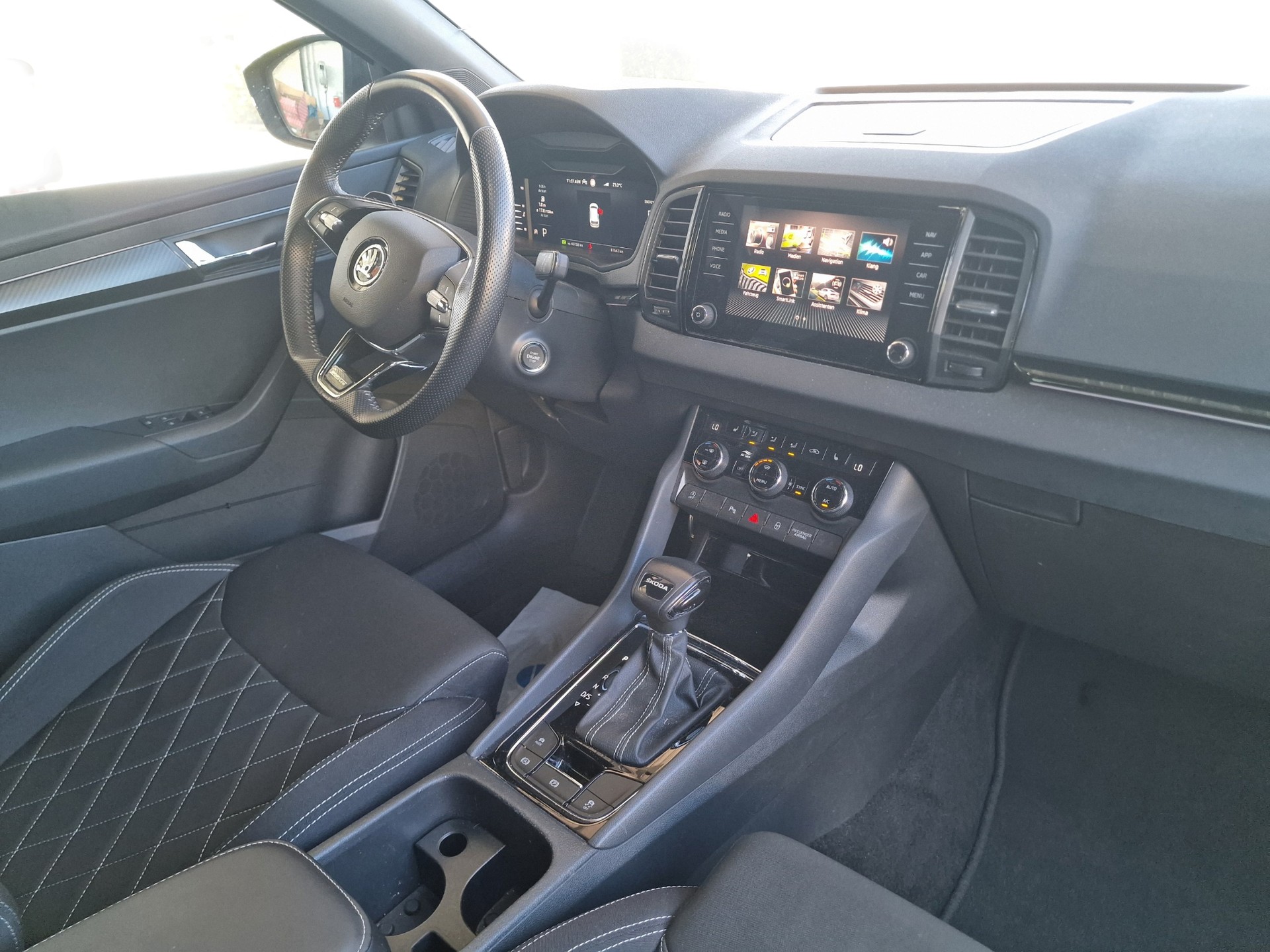 SKODA Karoq 1.5 TSI SportLine DSG 8xAlu AHK1.5t 24Mt Gara - 12
