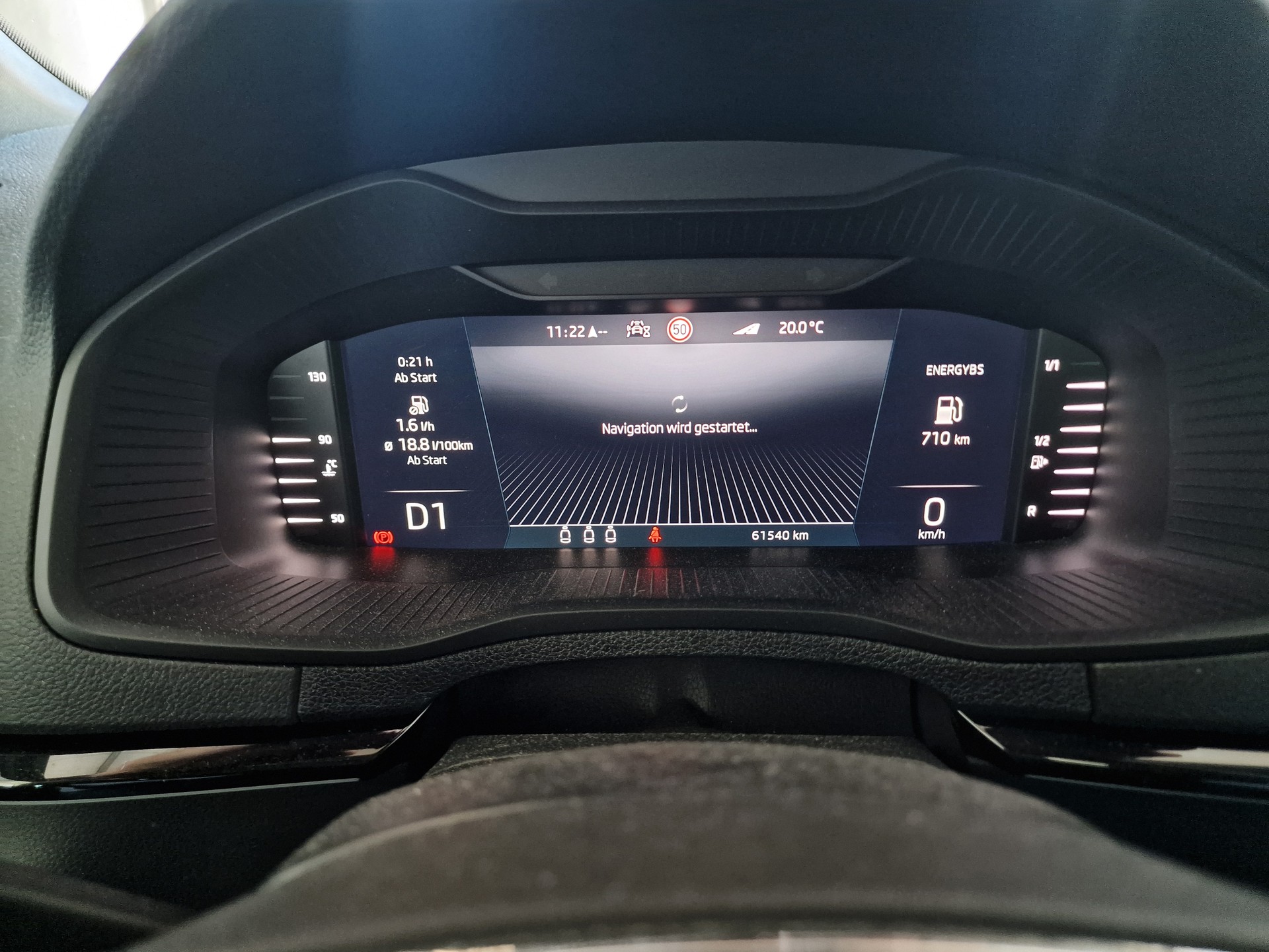 SKODA Karoq 1.5 TSI SportLine DSG 8xAlu AHK1.5t 24Mt Gara - 31