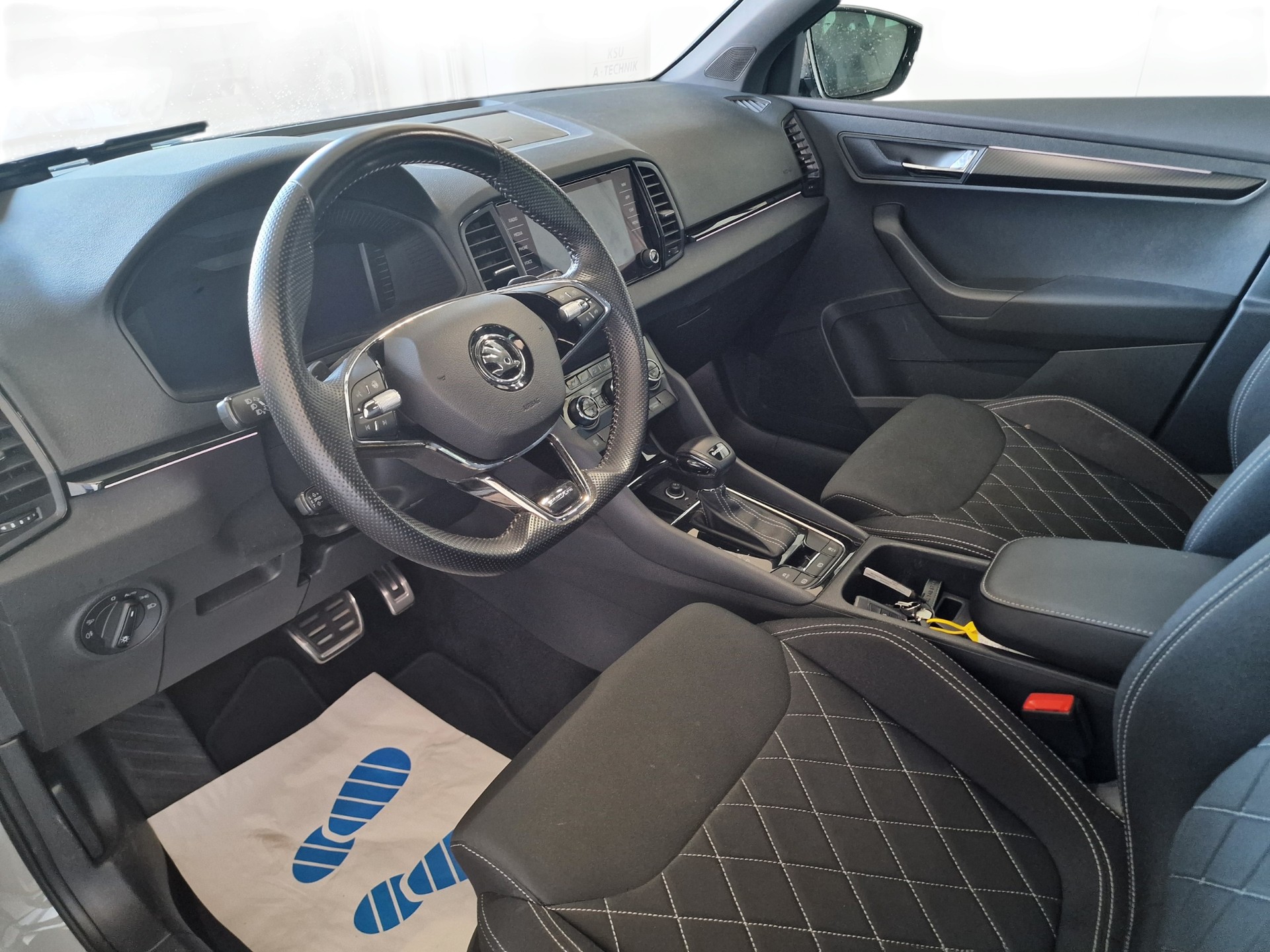 SKODA Karoq 1.5 TSI SportLine DSG 8xAlu AHK1.5t 24Mt Gara - 11