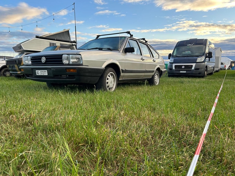 VW Passat II Fließheck grün euromodell in der Modellauto