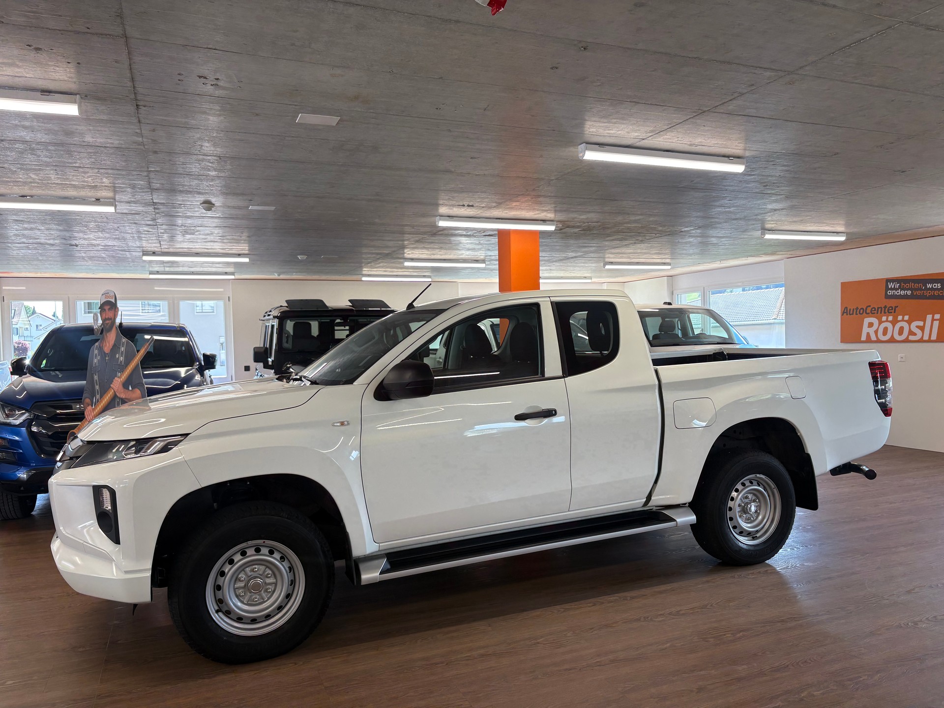 MITSUBISHI L 200 2.2 Value Club Cab - 4