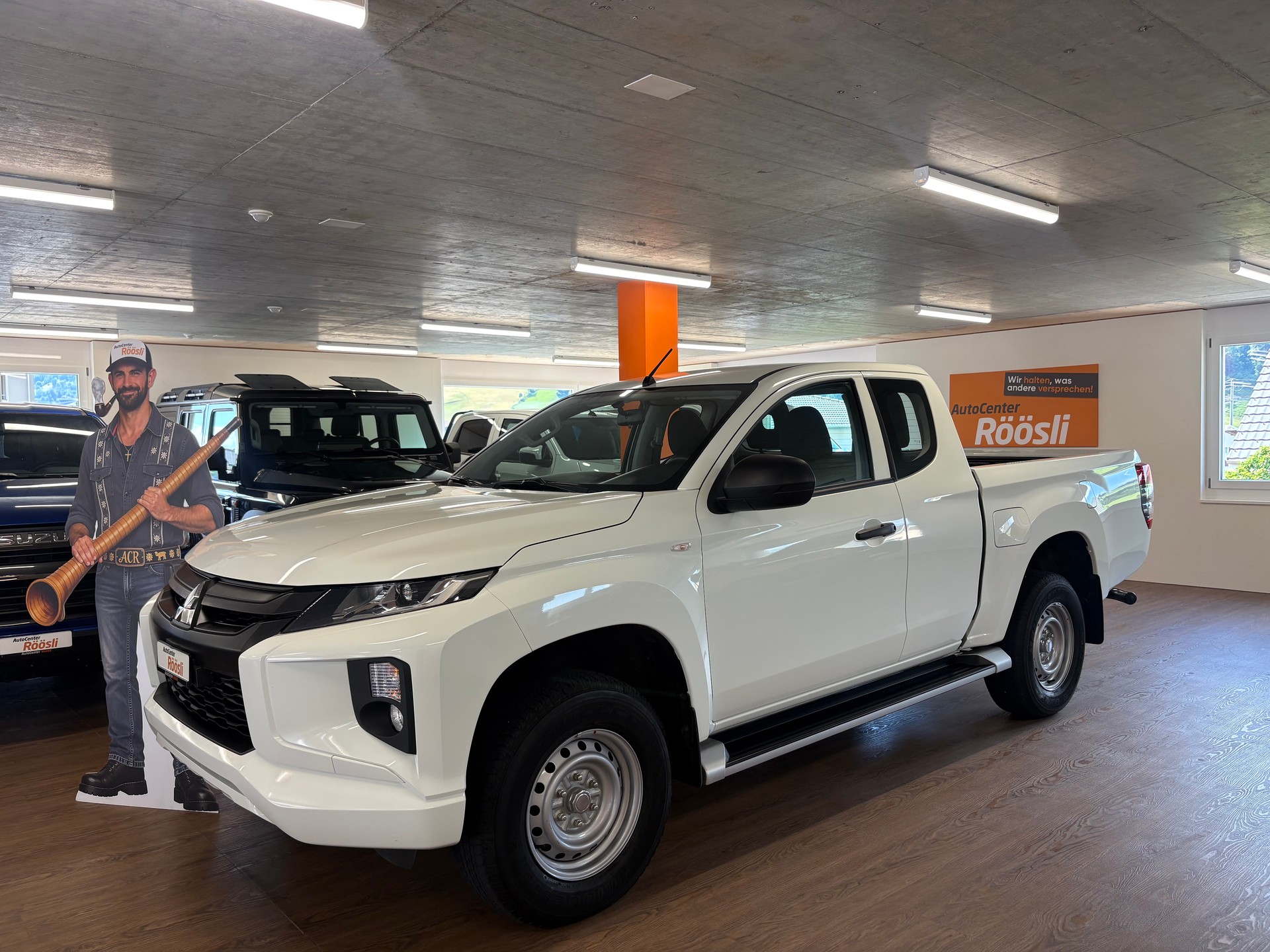 MITSUBISHI L 200 2.2 Value Club Cab - 2