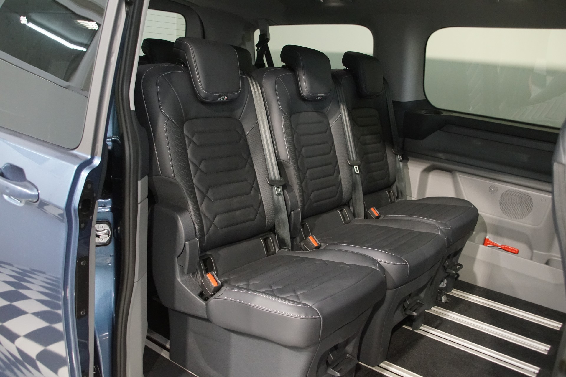 FORD Tourneo Bus 320 L1H1 Titanium Automat - 16