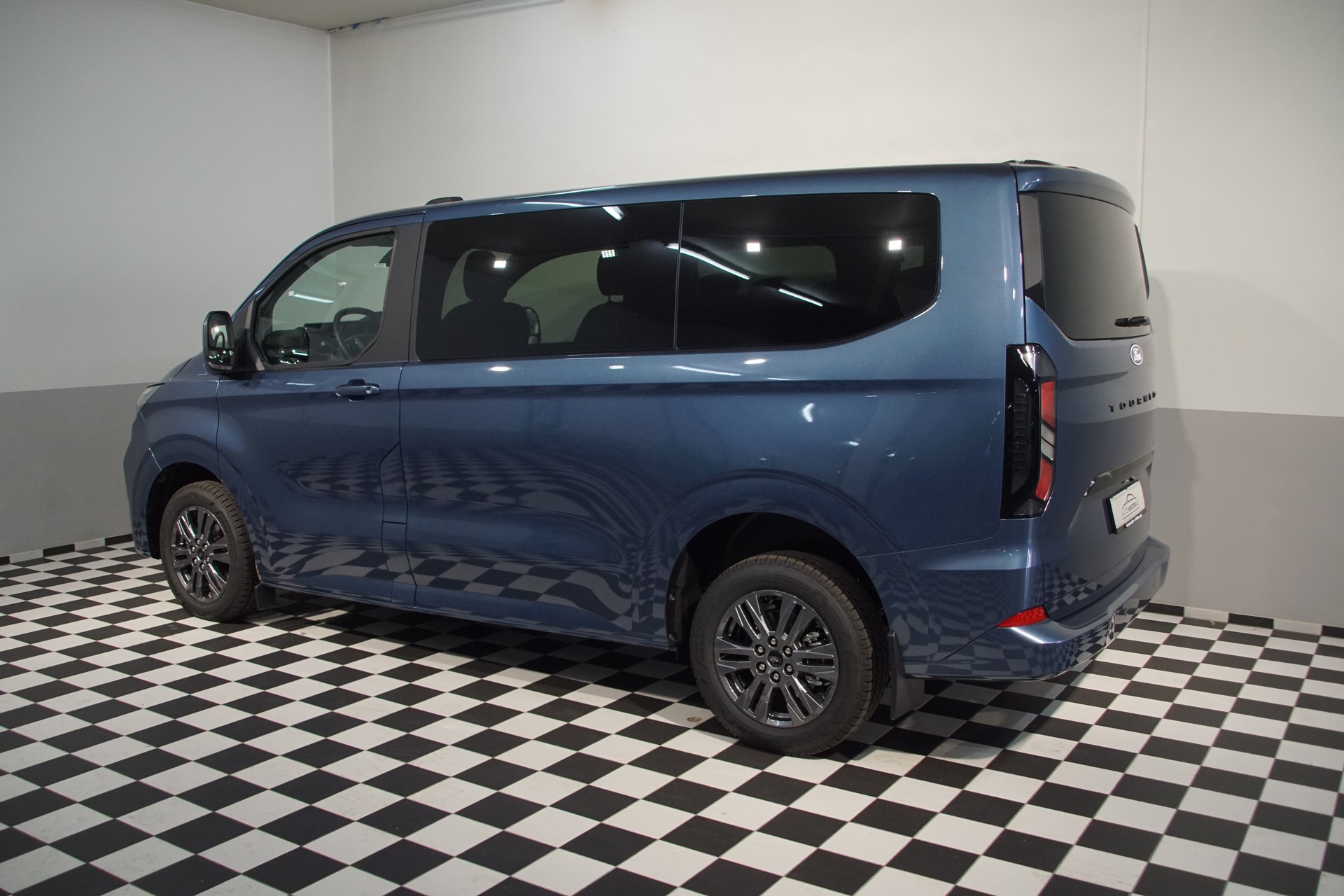 FORD Tourneo Bus 320 L1H1 Titanium Automat - 7