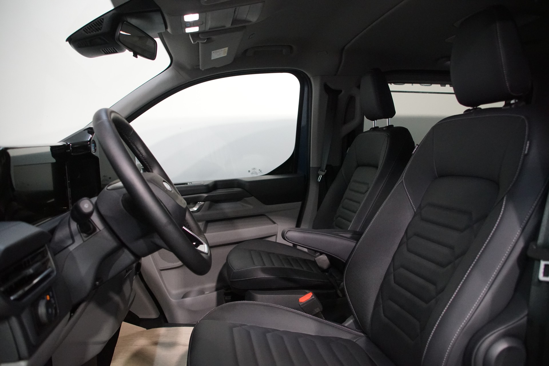 FORD Tourneo Bus 320 L1H1 Titanium Automat - 12