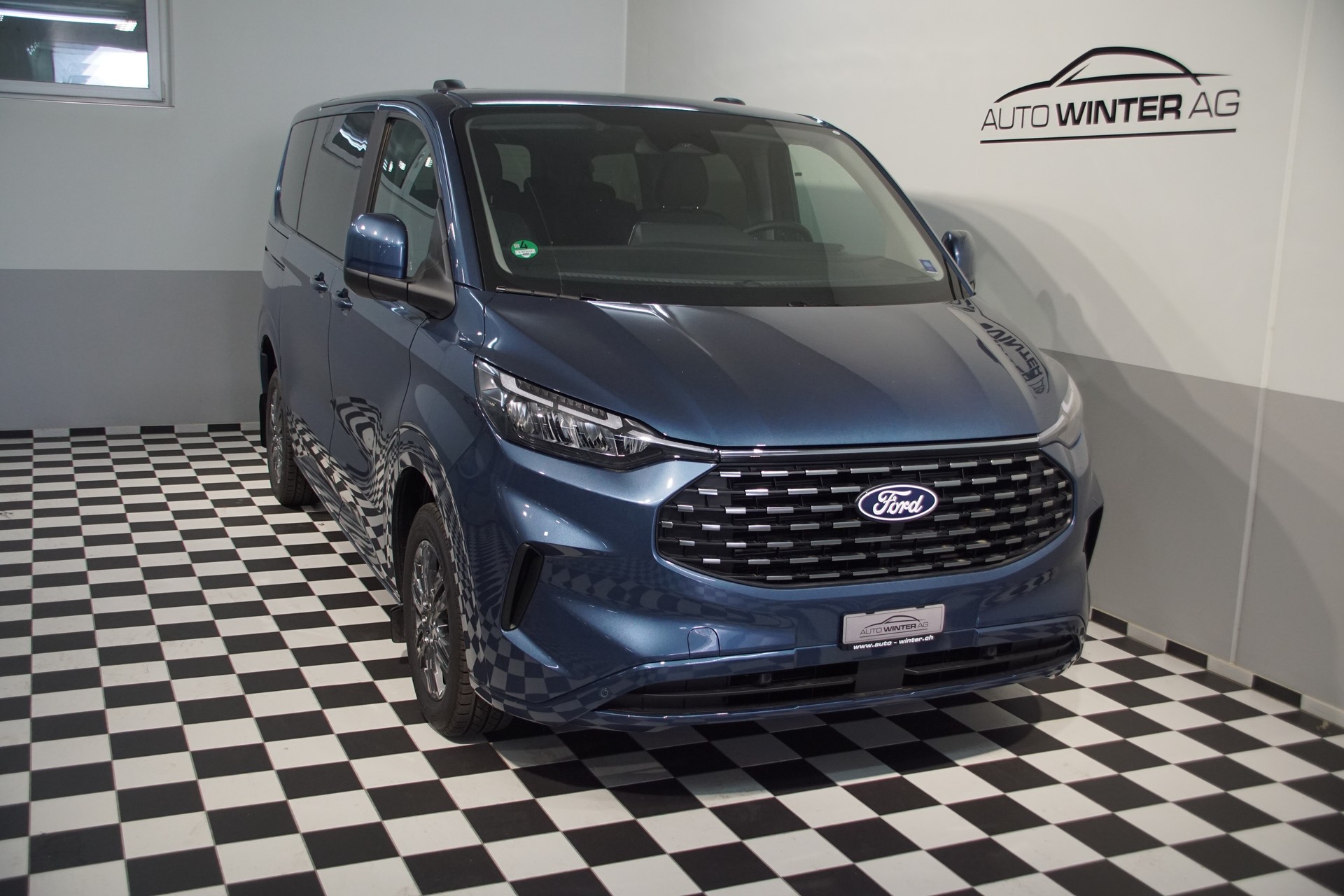 FORD Tourneo Bus 320 L1H1 Titanium Automat - 3