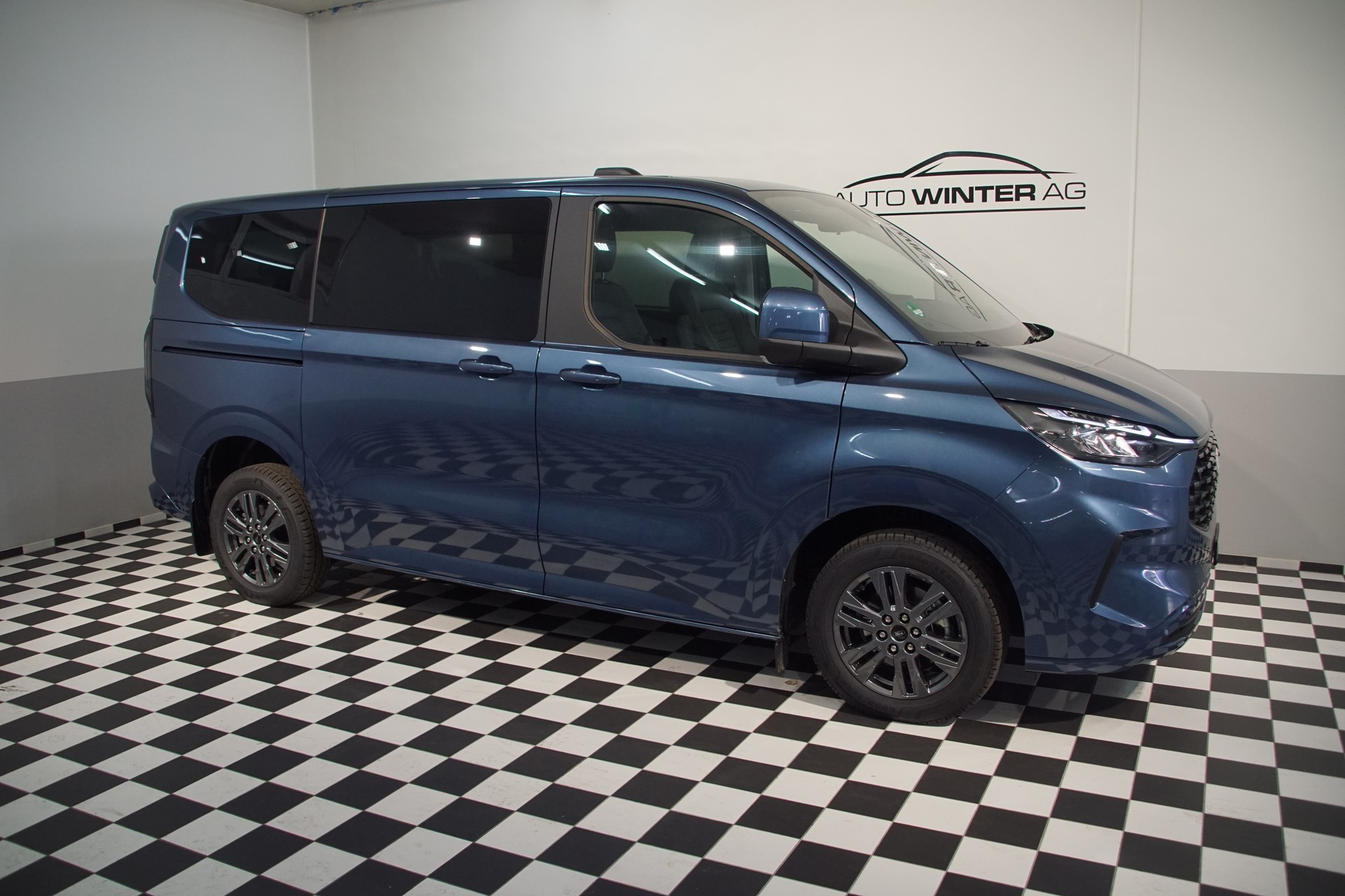 FORD Tourneo Bus 320 L1H1 Titanium Automat - 2