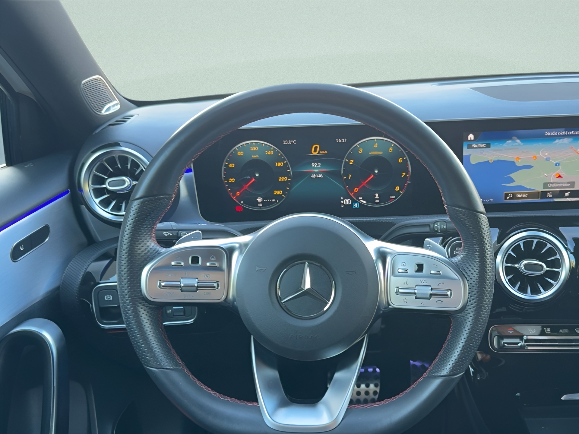 MERCEDES-BENZ A 250 AMG Line 7G-DCT - 17