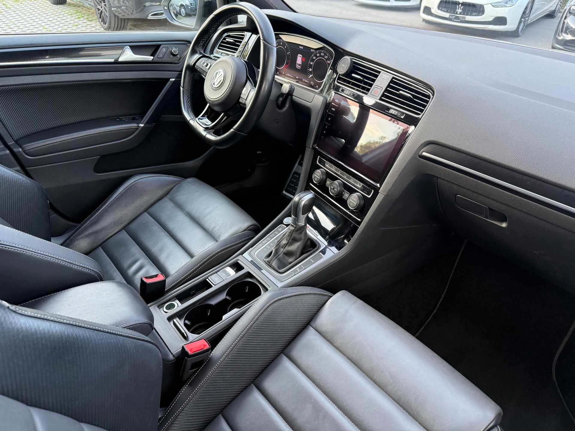 VW Golf 2.0 TSI R 4Motion DSG - 9