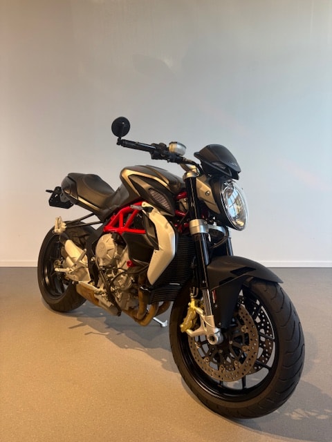 MV AGUSTA B3 Brutale 675 ABS (25kW) - 7