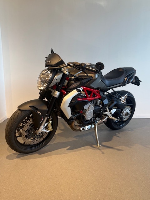 MV AGUSTA B3 Brutale 675 ABS (25kW)