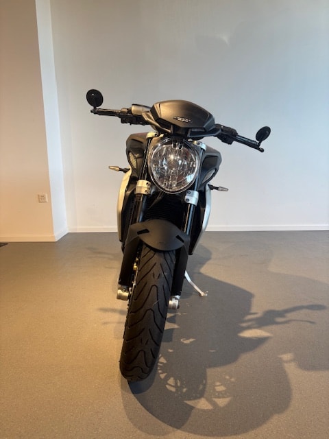 MV AGUSTA B3 Brutale 675 ABS (25kW) - 8