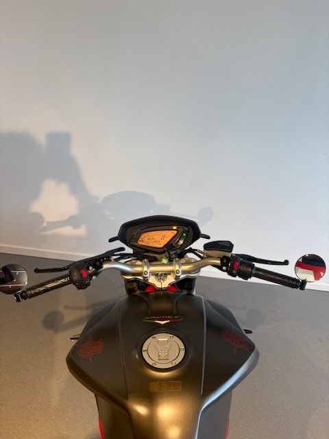 MV AGUSTA B3 Brutale 675 ABS (25kW) - 9