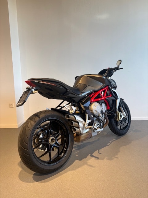 MV AGUSTA B3 Brutale 675 ABS (25kW) - 5