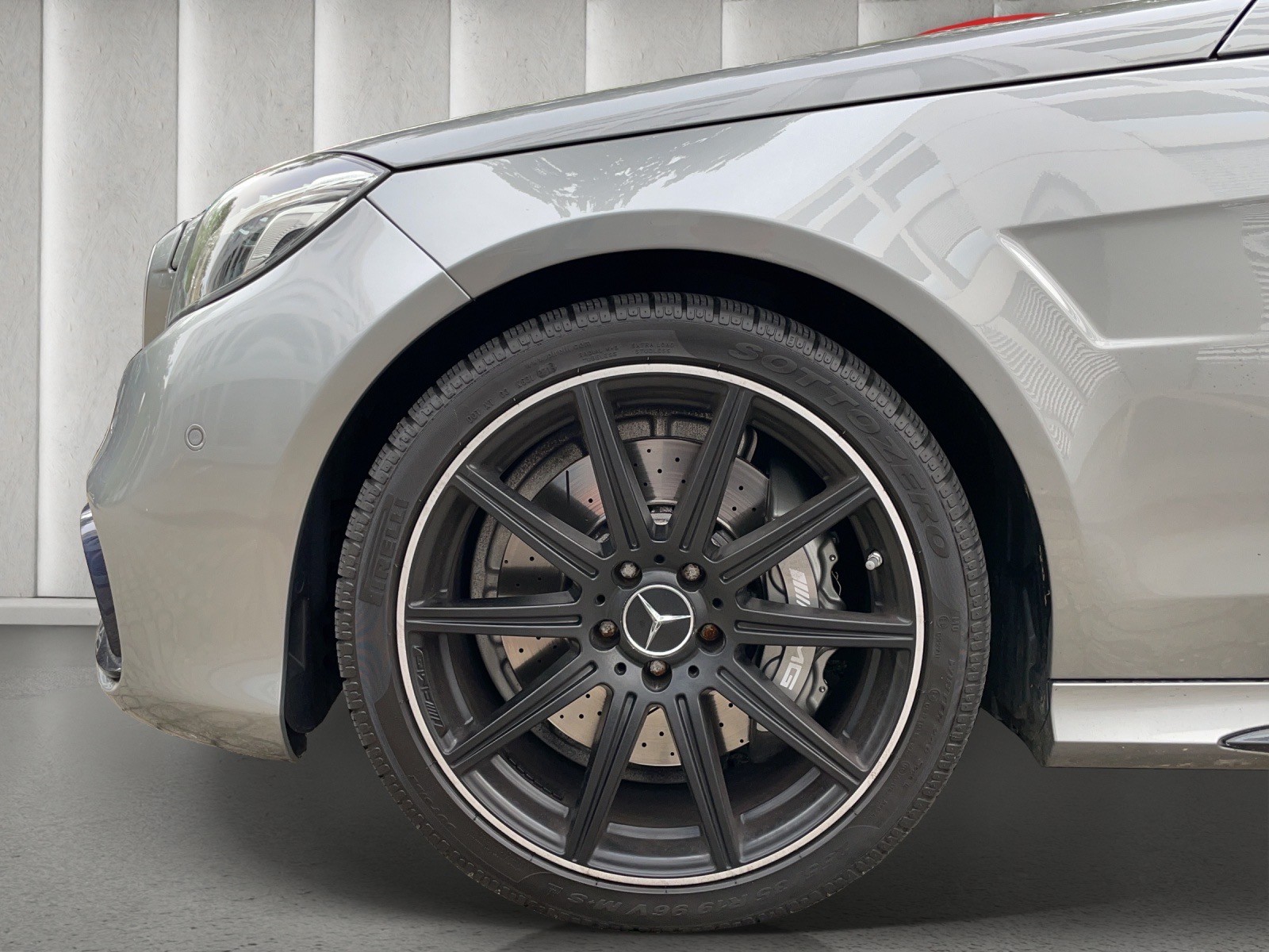 MERCEDES-BENZ E 63 CGI AMG 7G-Tronic - 15