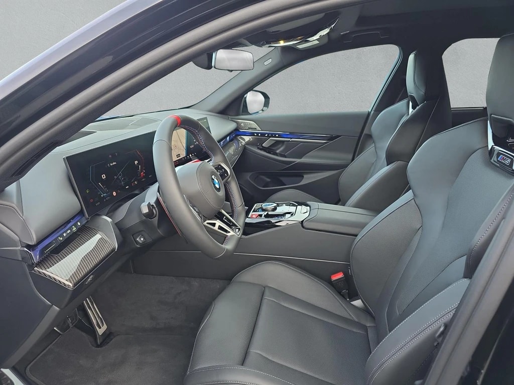 BMW M5 xDrive - 11