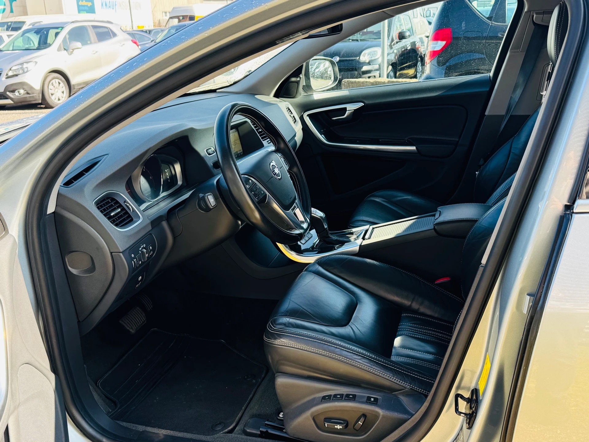 VOLVO V60 D6 AWD Plug-in Hybrid Pure Limited Geartronic - 7