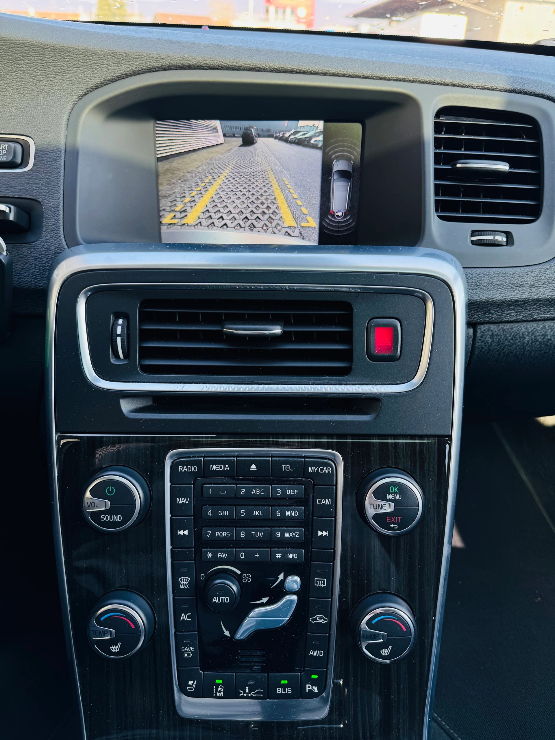 VOLVO V60 D6 AWD Plug-in Hybrid Pure Limited Geartronic - 4