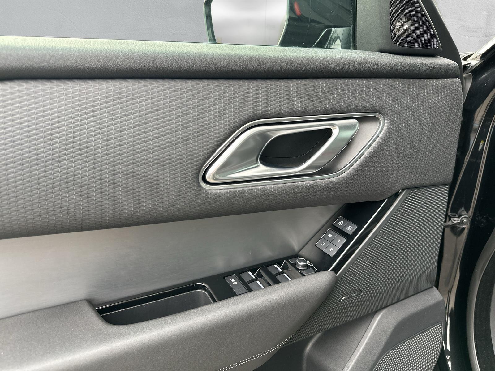 LAND ROVER Range Rover Velar R-Dynamic SE 3.0 D I6 300 (CH) - 17
