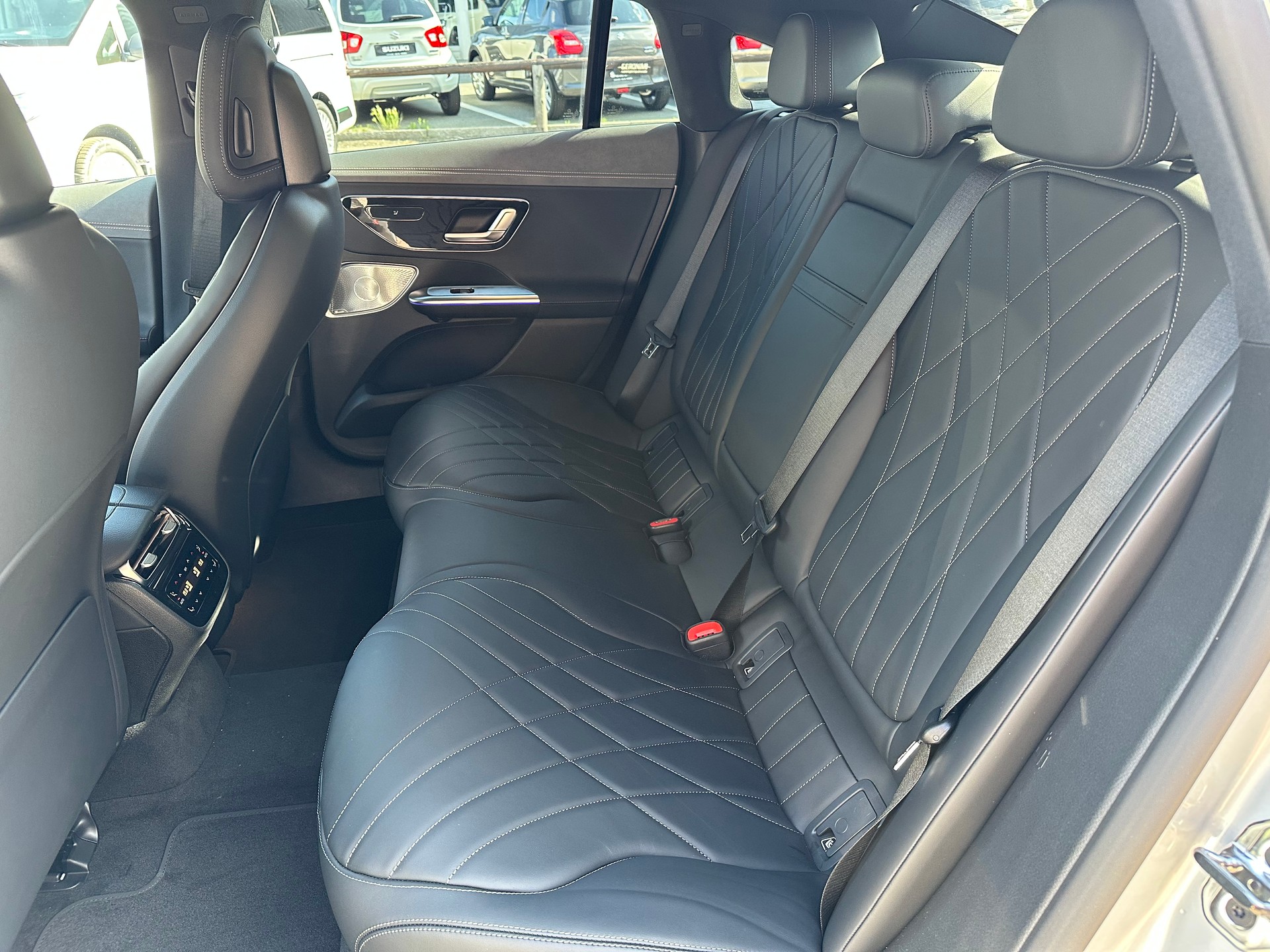 MERCEDES-BENZ EQE 500 AMG Line 4matic - 12