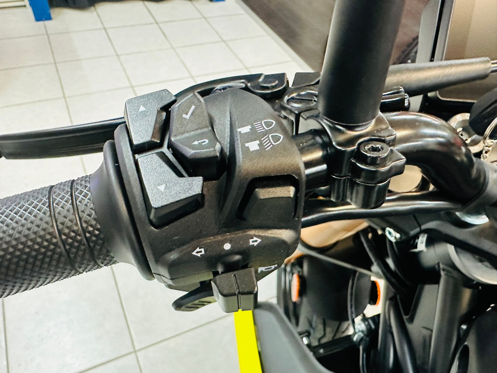 FANTIC STEALTH 125 - 9