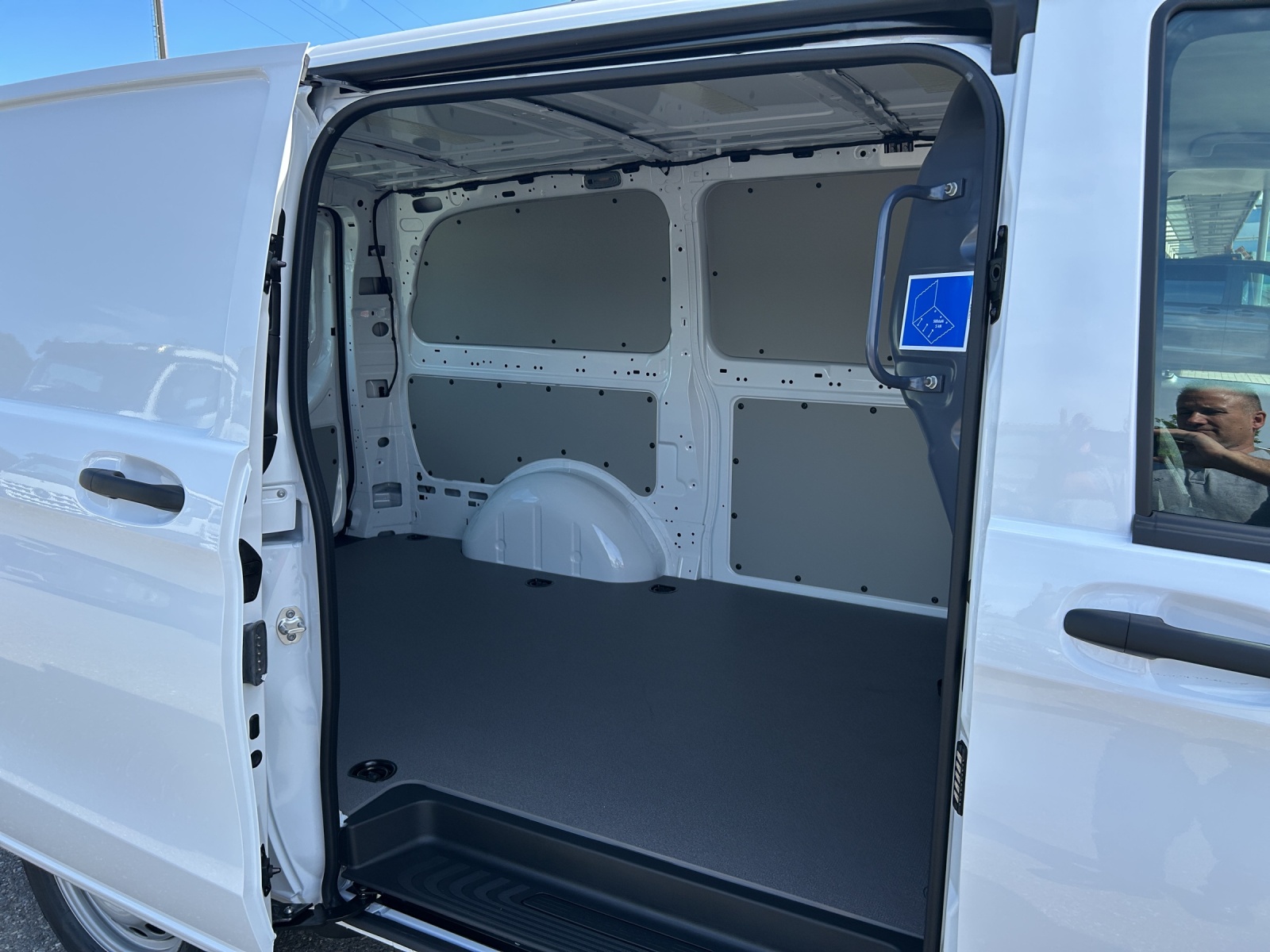 MERCEDES-BENZ eVito Kasten 60kWh Lang - 8