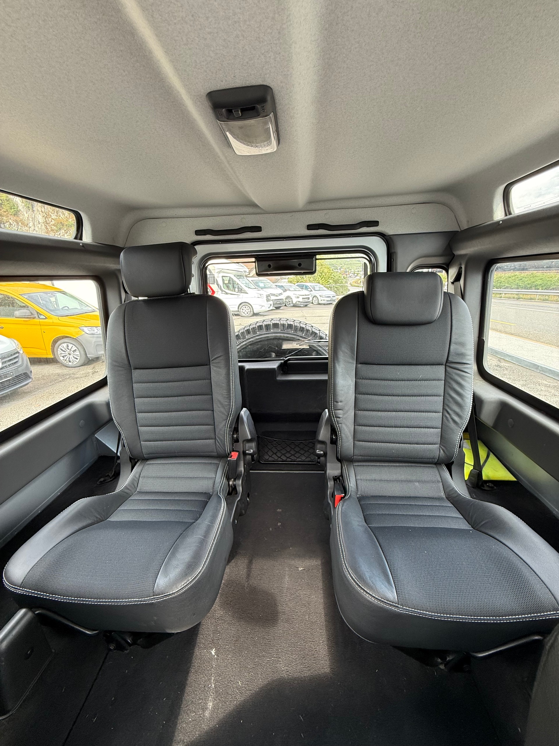 LAND ROVER Defender 90 SW 2.4Tdc - 11