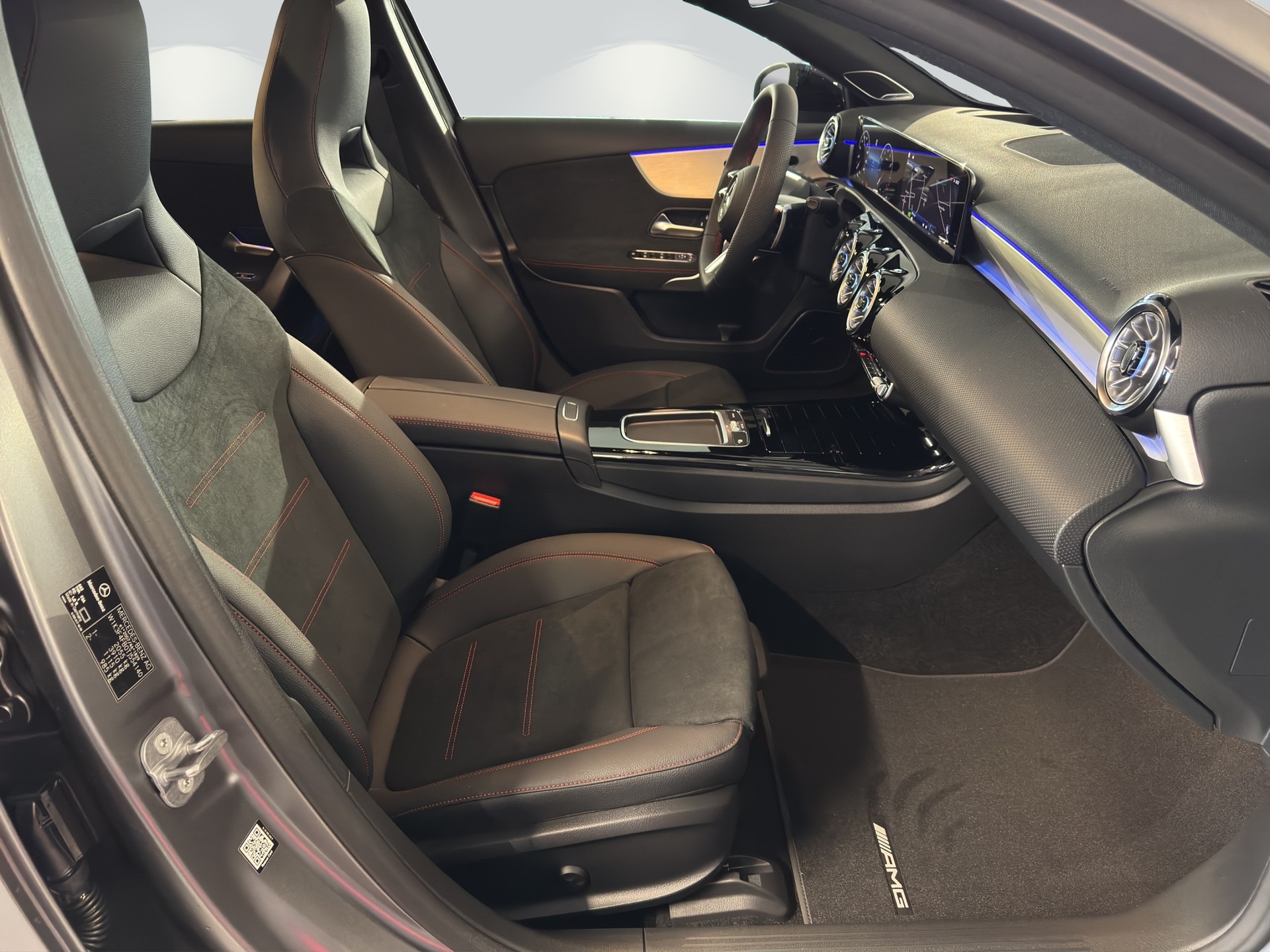 MERCEDES-BENZ A 220 4Matic 8G-DCT - 10