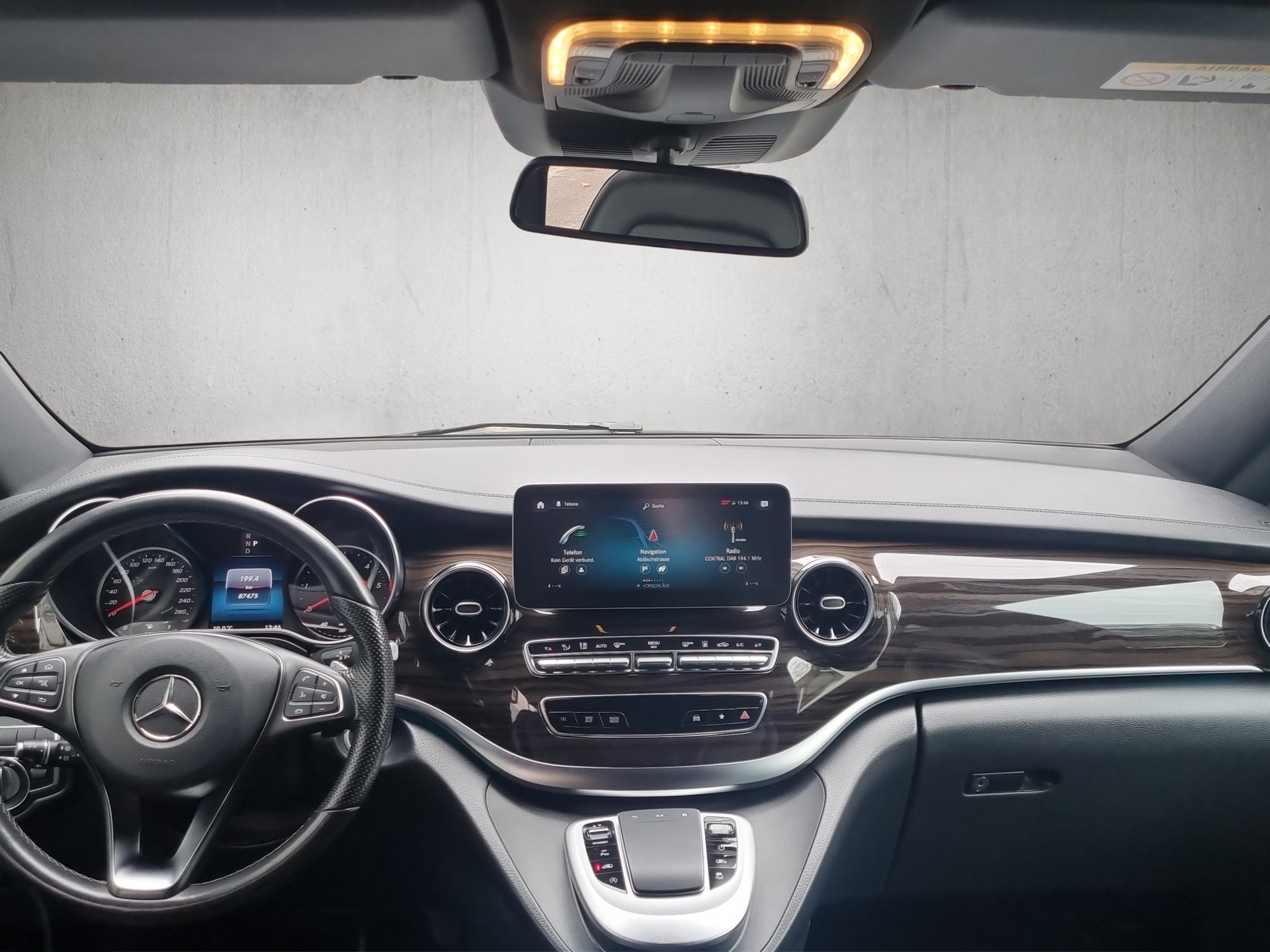 MERCEDES-BENZ V 300 d Swiss Ed. lang 4matic Van - 12