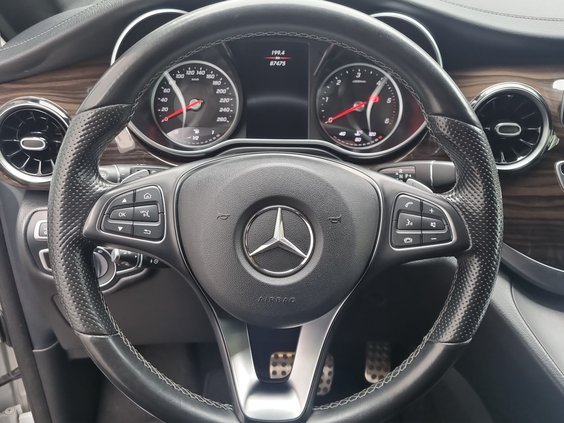 MERCEDES-BENZ V 300 d Swiss Ed. lang 4matic Van - 10