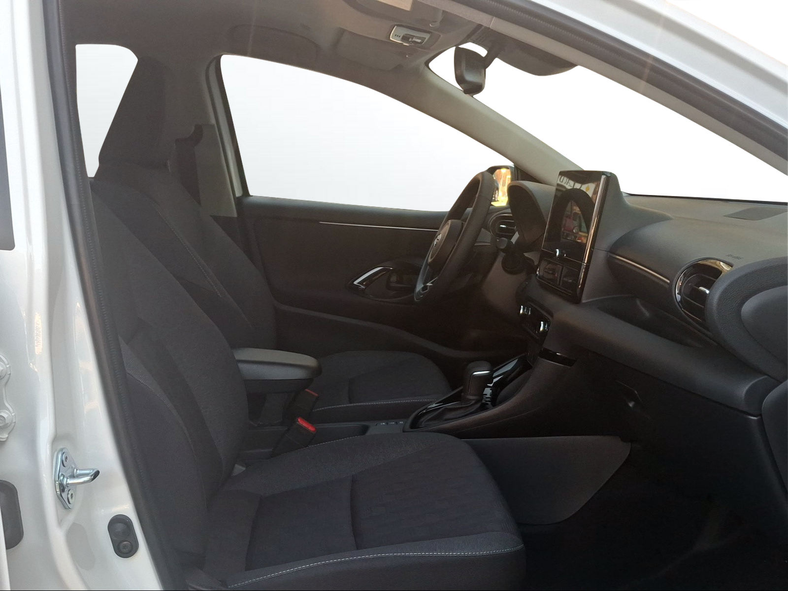 TOYOTA Yaris 1.5 Trend e-CVT - 11