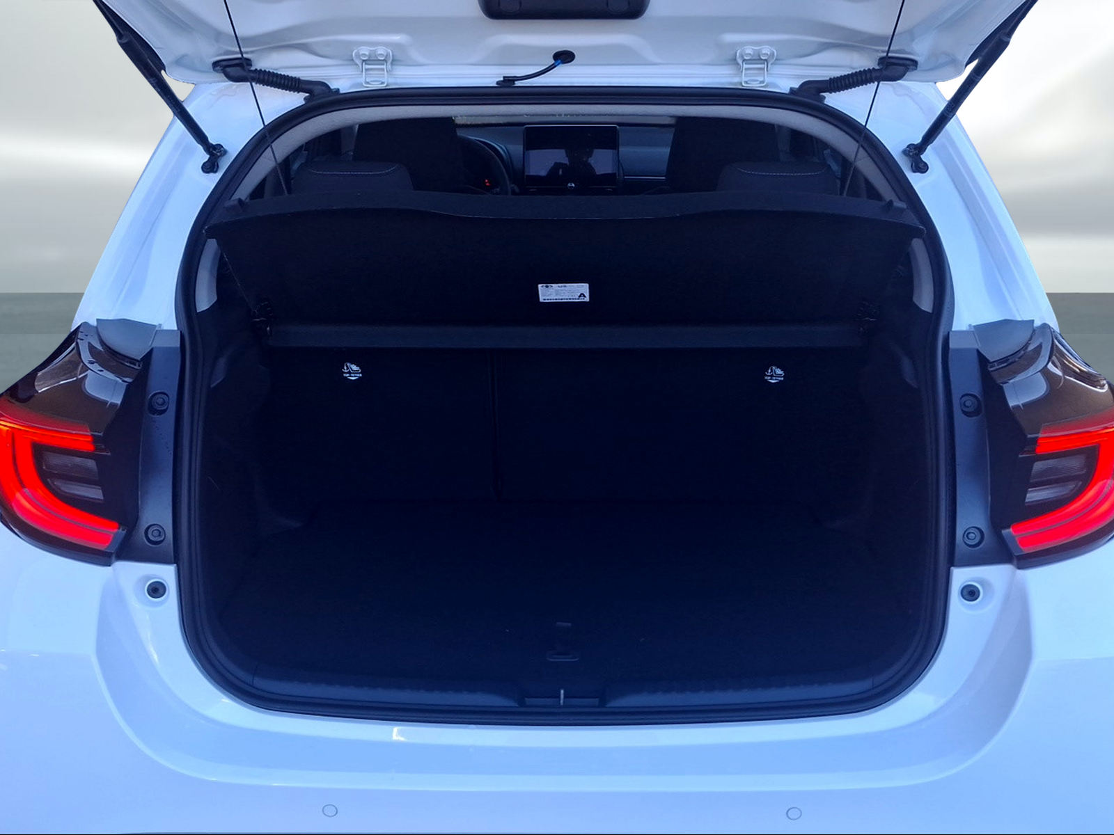 TOYOTA Yaris 1.5 Trend e-CVT - 13