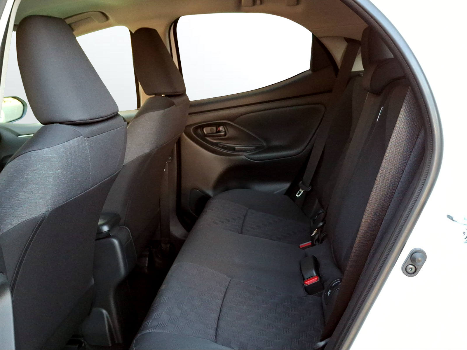 TOYOTA Yaris 1.5 Trend e-CVT - 12