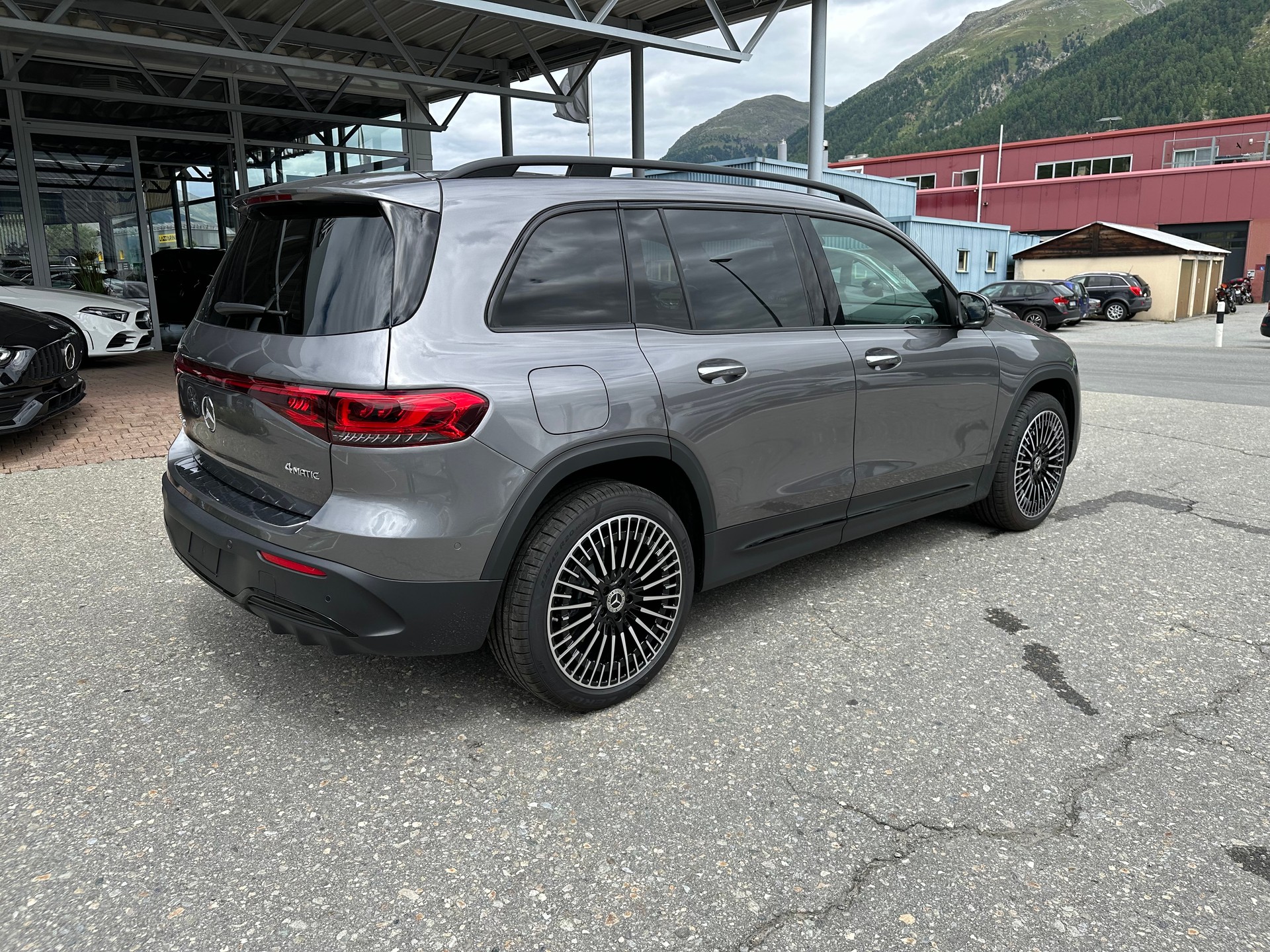 MERCEDES-BENZ EQB 350 AMG Line 4matic - 9